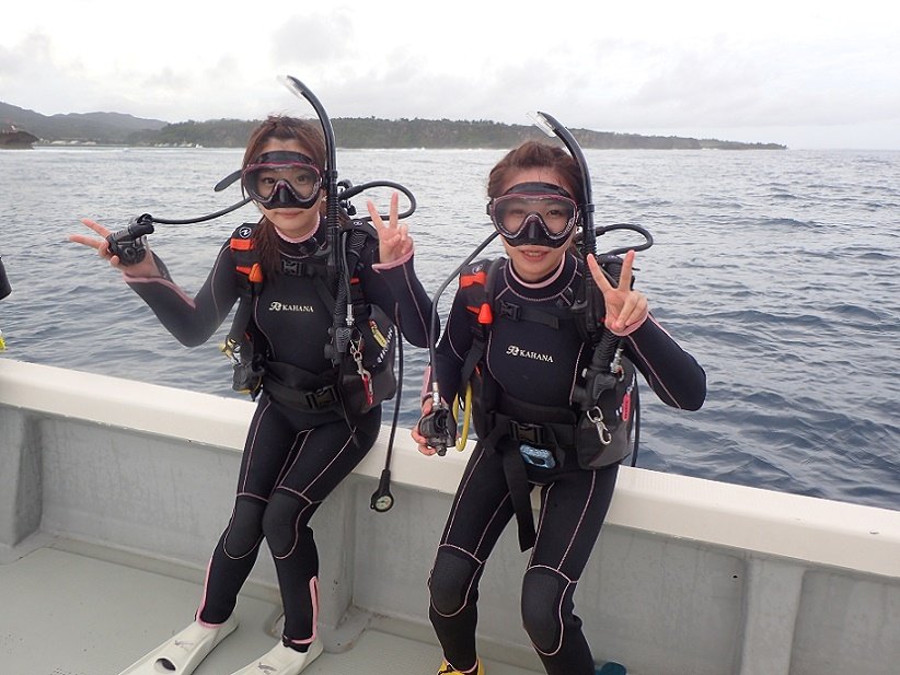 沖縄ダイビングショップKAHANAが開催する万座ダイビングに参加した常連様