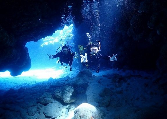 水中世界をご案内 沖縄人気のスポット慶良間の海を満喫しましょう