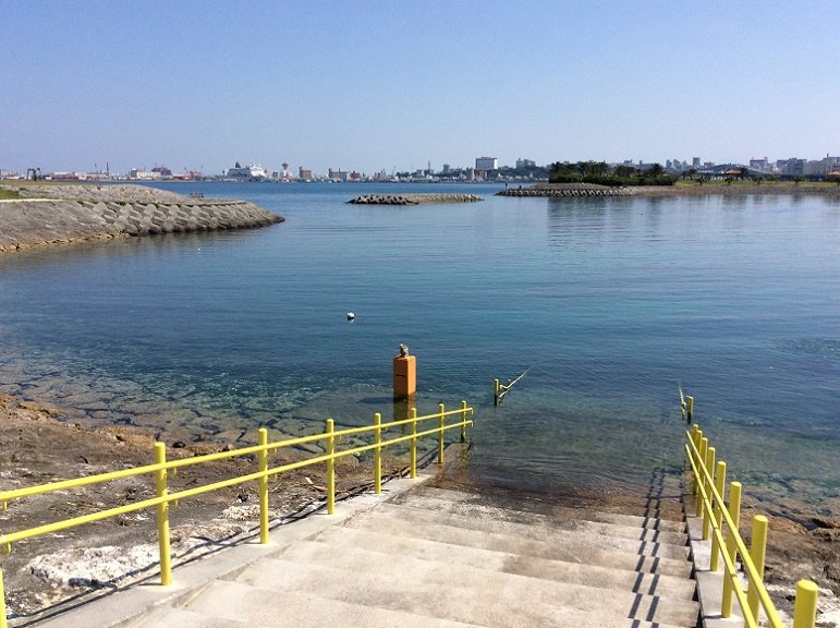 沖縄県那覇市内にある波の上うみそら公園(講習施設)は整備されているのでエントリー・エキジットが簡単