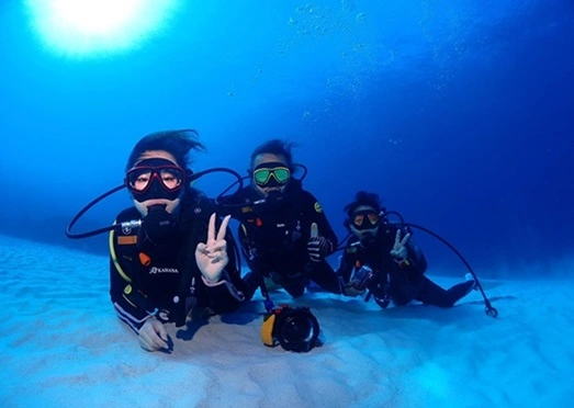 沖縄ダイビングライセンス講習 オープンウォーターダイバーコースを慶良間諸島で開催